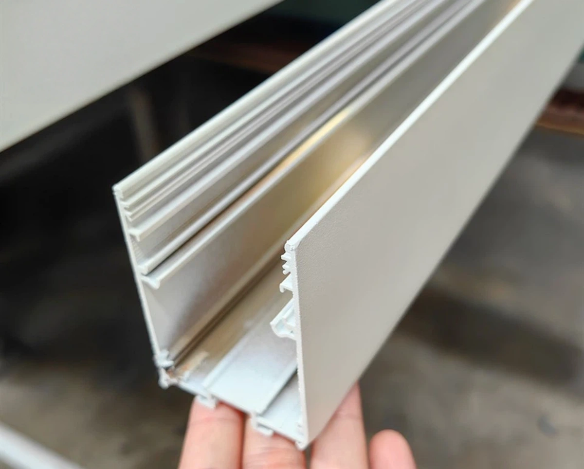 Customizable aluminum extrusion LED lighting solutions