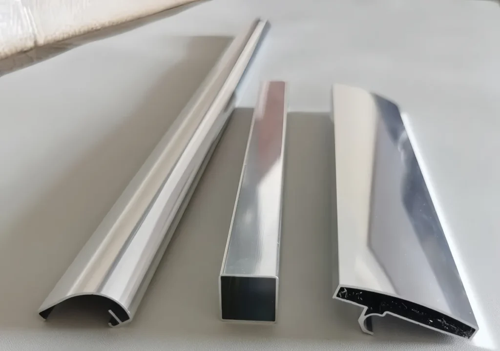 Aluminum profile polishing inspection of extruded and aged material quality