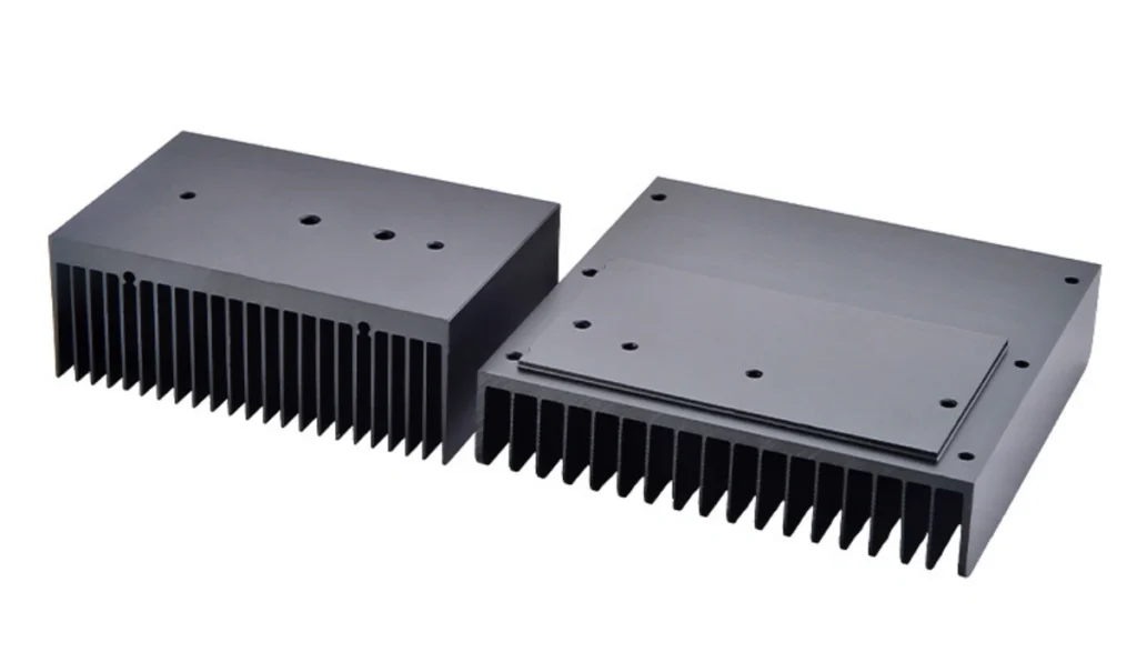 Aluminum extruded heatsink integrated molding structure display